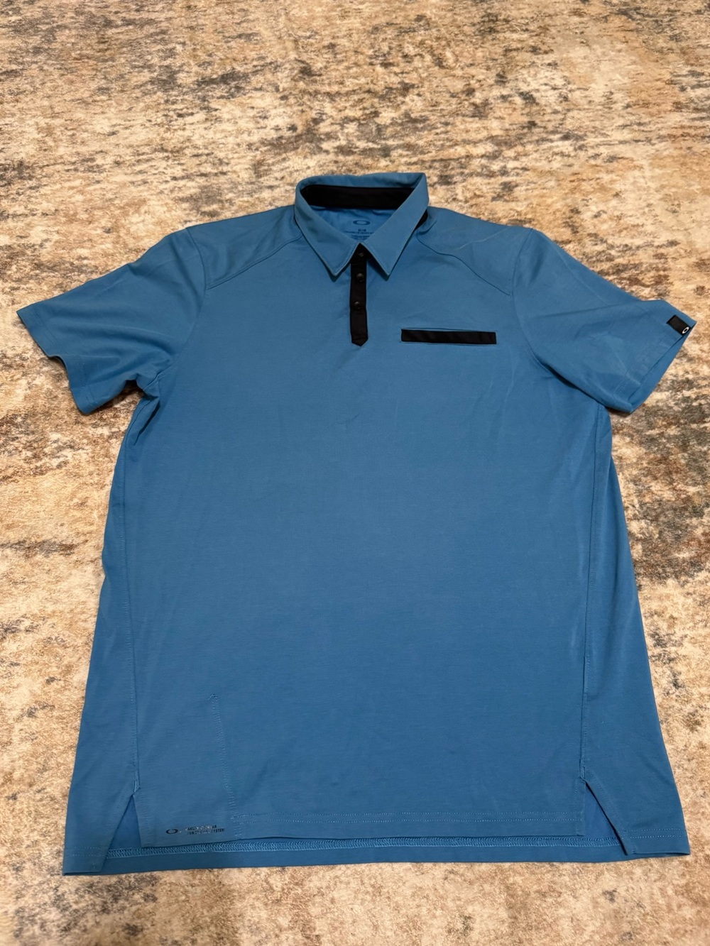 Oakley Men’s Teal Blue Polo w/ Eyewear pocket Black Trim Gorpcore  Tech Golf